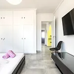 Evergreen Loft - Modern Centre Living 科斯镇