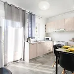 Evergreen Loft - Modern Centre Living 科斯镇
